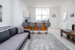 Cozy 2-Bedroom Flat in Central West London